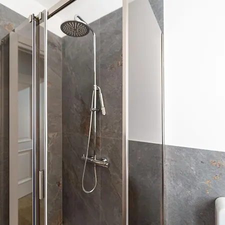 Mistro House - By Sleep In *