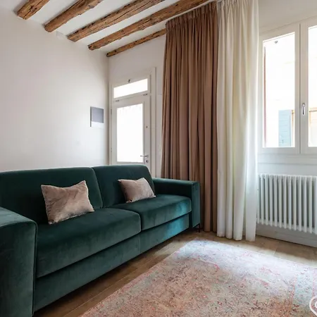 Mistro House - By Sleep In *